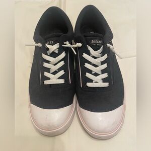 Women’s Skechers sz11